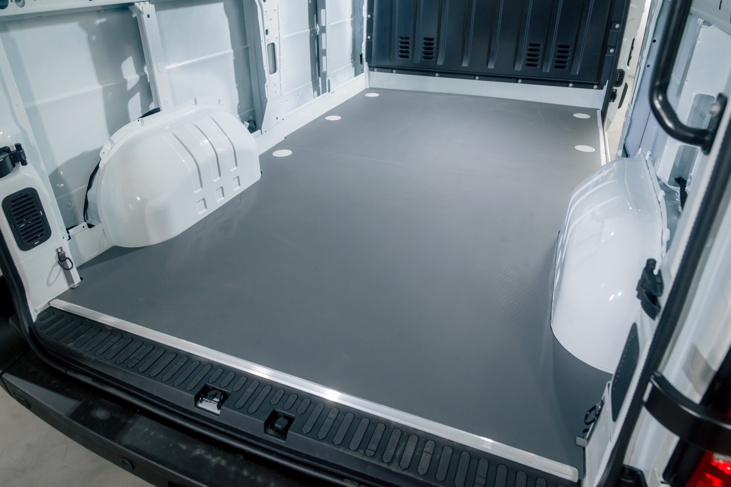 Floor liner polypropylene plastic - Laadvloer polypropyleen kunststof - Laderaumboden Polypropylen Kunststoff - Plancher plastique polypropyl&egrave;ne (example) (7)