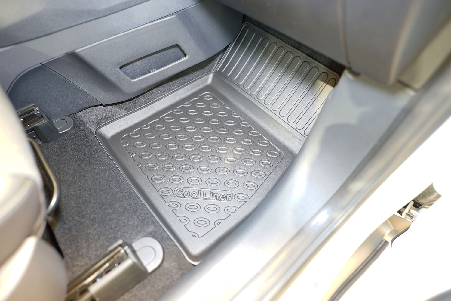 Car mats suitable for Ford Tourneo Courier II 2023-present Cool Liner PE/TPE rubber (FO1TOFM-C) (3)