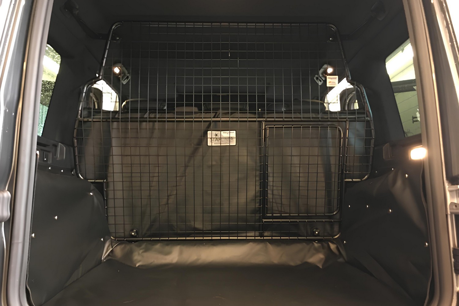 Dog guard suitable for Ford Tourneo Custom II 2023-present Kleinmetall Masterline