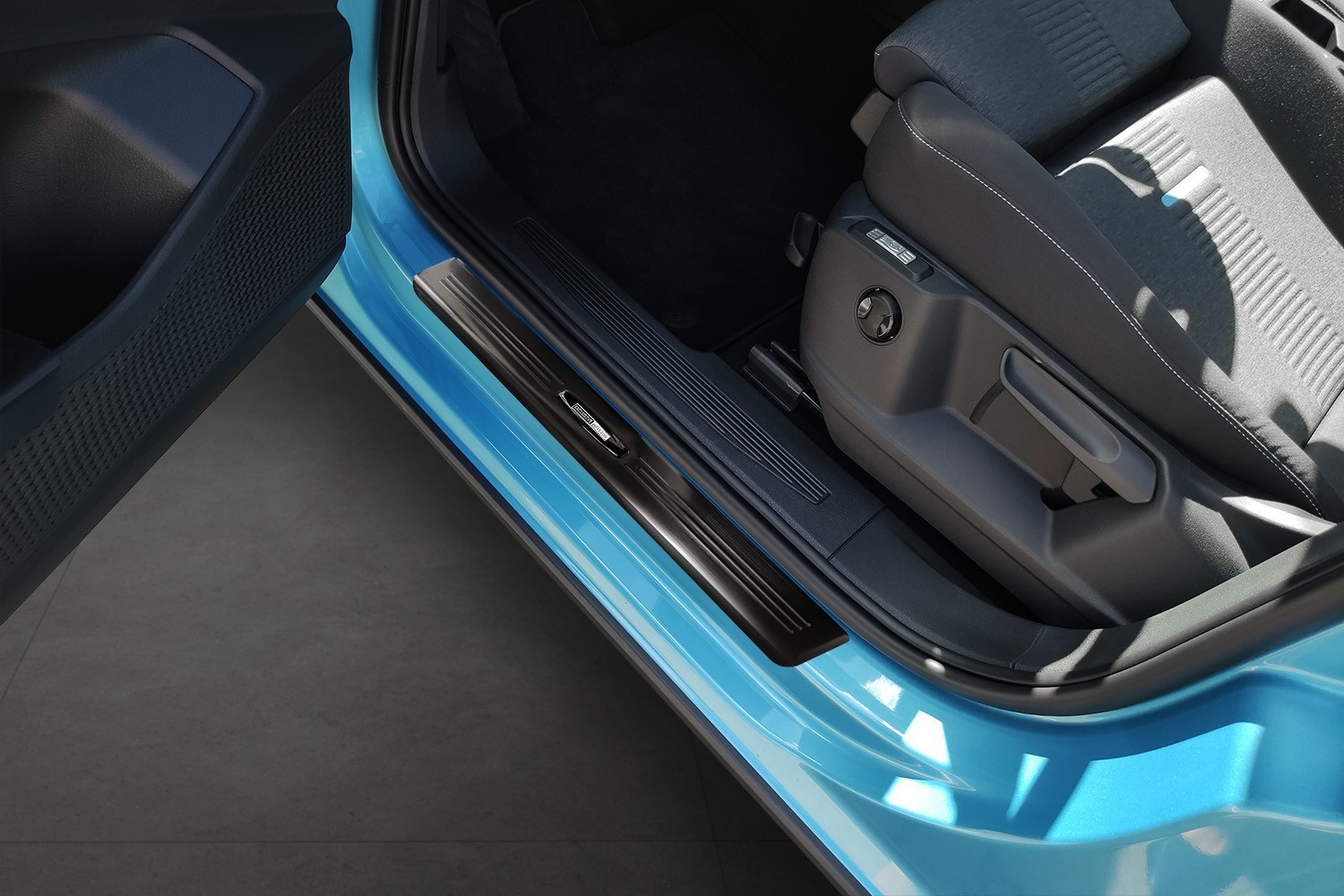 Einstiegsleisten Ford Tourneo Connect III 2022-heute Edelstahl gebürstet anthrazit 2-teilig