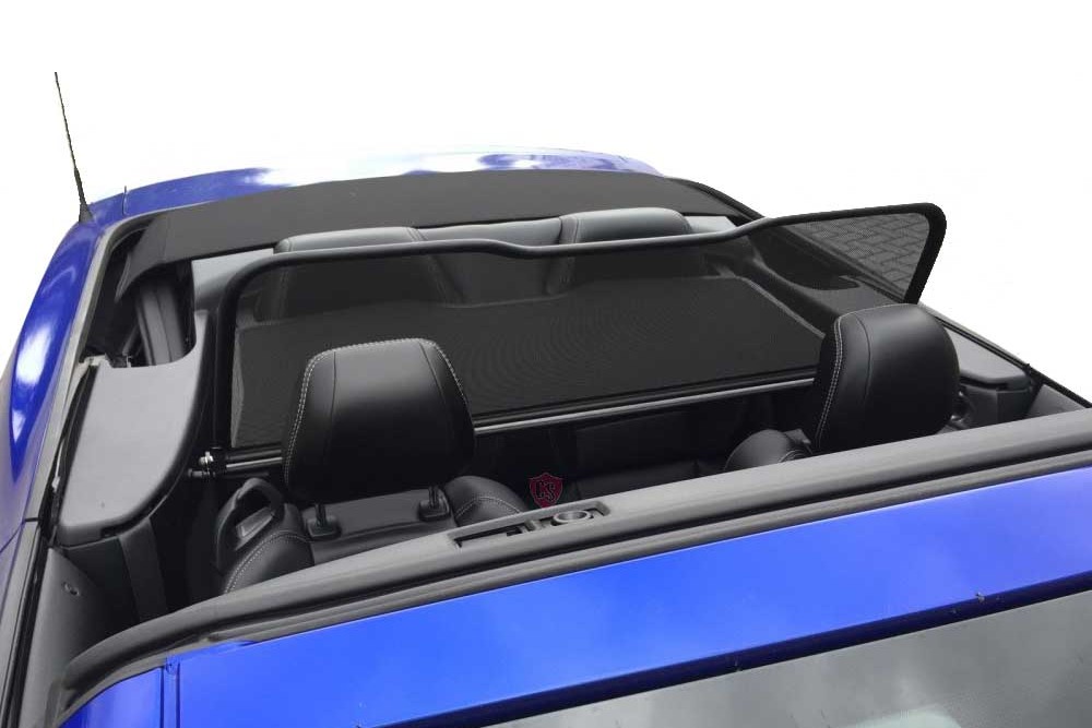 GermanTuningParts Déflecteur de vent pour Ford Mustang 6 Déflecteur dair à partir du 2014 - Pliable avec fermeture rapide Noir Filet Anti-Remous Coupe 