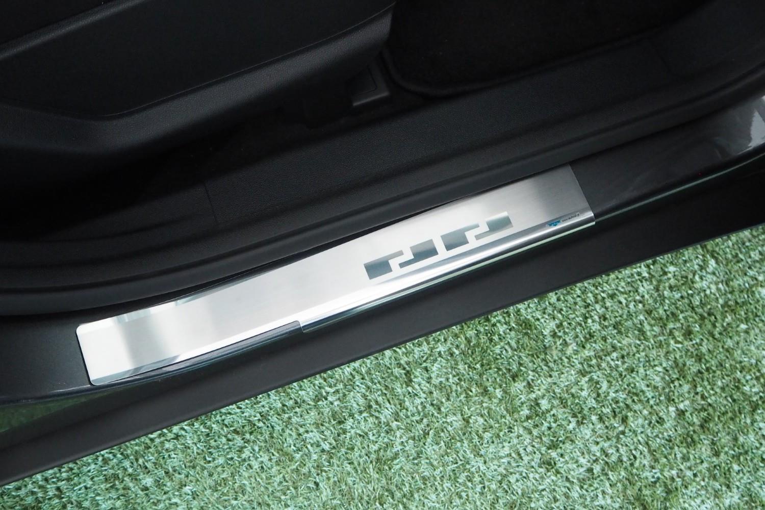 https://www.carparts-expert.com/images/stories/virtuemart/product/for1ecea-door-sill-plates-ford-ecosport-2017-stainless-steel-4-pieces-1.jpg