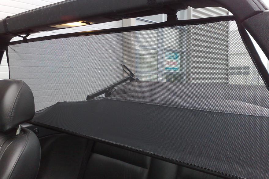 Cabriolet wind deflector Ford Escort (MK3 & MK4) 1983-1990 Black (3) Cabriolet wind deflector Ford Escort (MK3 & MK4) 1983-1990 Black (3)