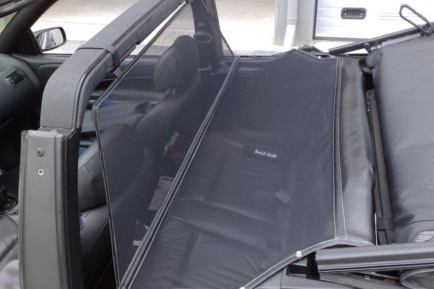 Cabriolet wind deflector Ford Escort (MK3 & MK4) 1983-1990 Black (6) Cabriolet wind deflector Ford Escort (MK3 & MK4) 1983-1990 Black (6)