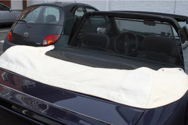 Cabriolet wind deflector Ford Escort (MK3 & MK4) 1983-1990 Black (8) Cabriolet wind deflector Ford Escort (MK3 & MK4) 1983-1990 Black (8)