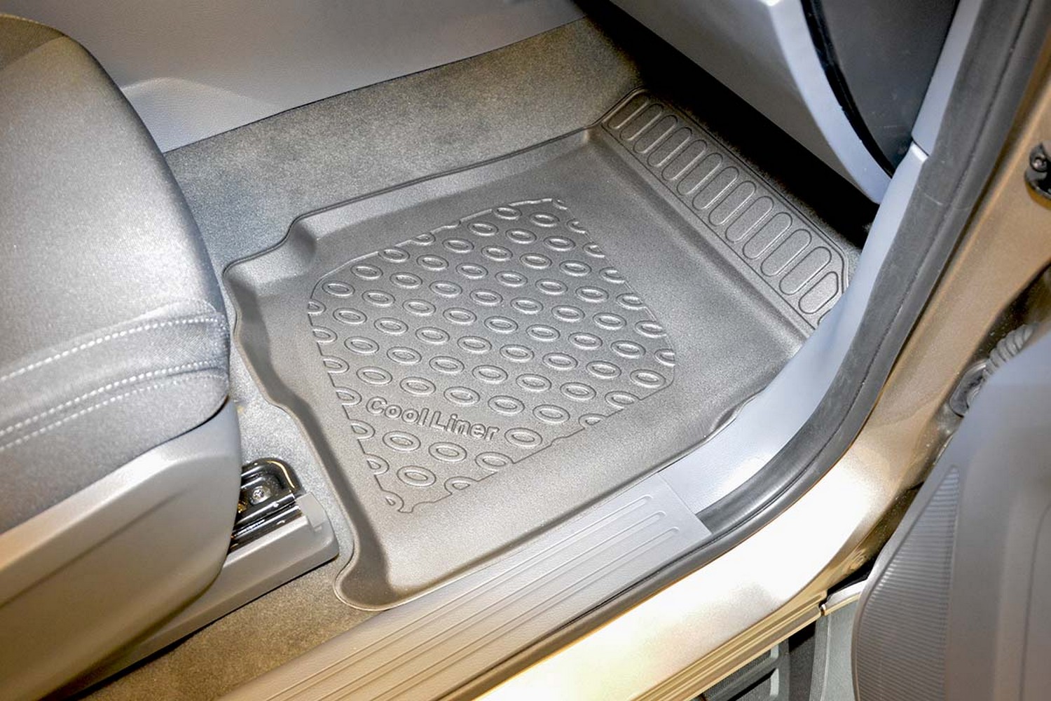 Car mats suitable for Ford Ranger III 2012-2019 Cool Liner PE/TPE rubber (FOR1RAFM-C) (3) Car mats suitable for Ford Ranger III 2012-2019 Cool Liner PE/TPE rubber (FOR1RAFM-C) (3)