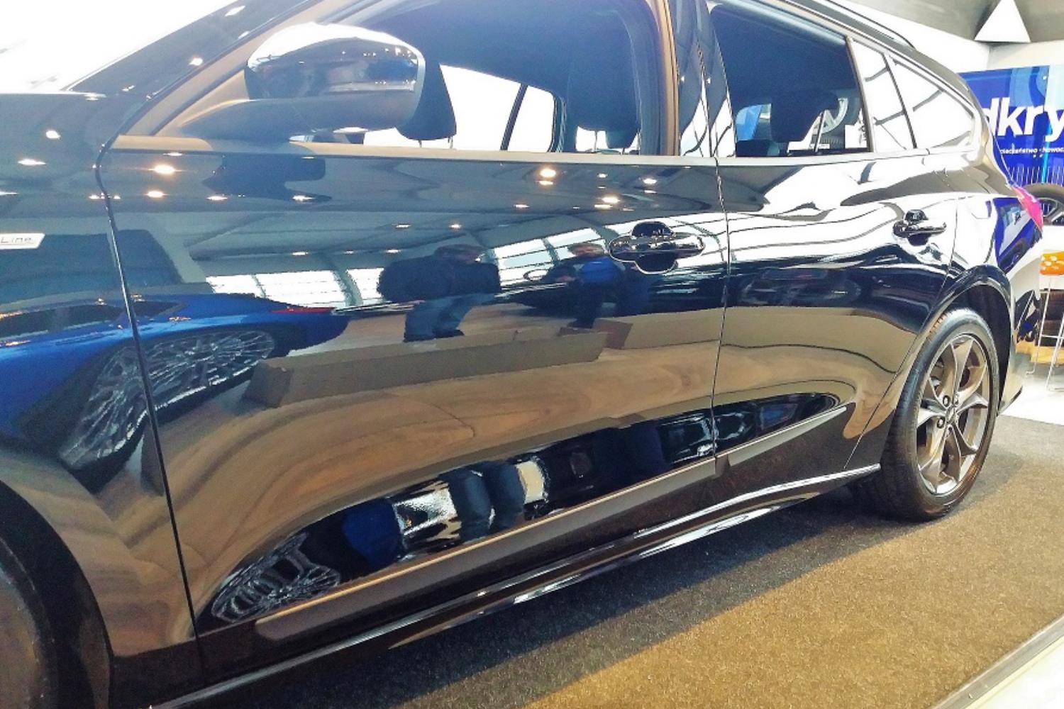 Baguettes protection convient à Ford Focus IV 2019-présent break ensemble