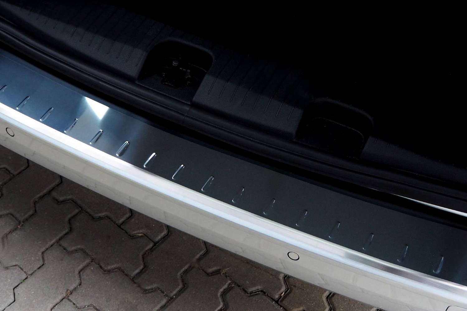 Rear bumper protector suitable for Ford Tourneo Connect III 2022-present stainless steel high gloss