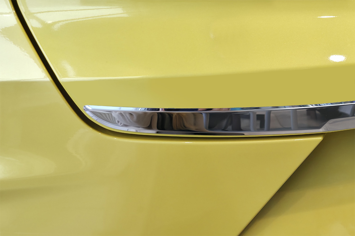 Tailgate trim suitable for Ford Puma 2019-present stainless steel high gloss (3)