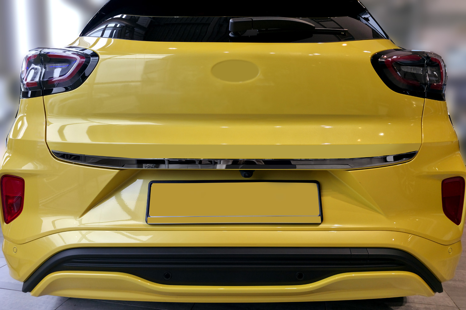 Garniture de couvercle de coffre convient à Ford Puma 2019-présent acier inox anthracite brillant Garniture de couvercle de coffre convient à Ford Puma 2019-présent acier inox anthracite brillant