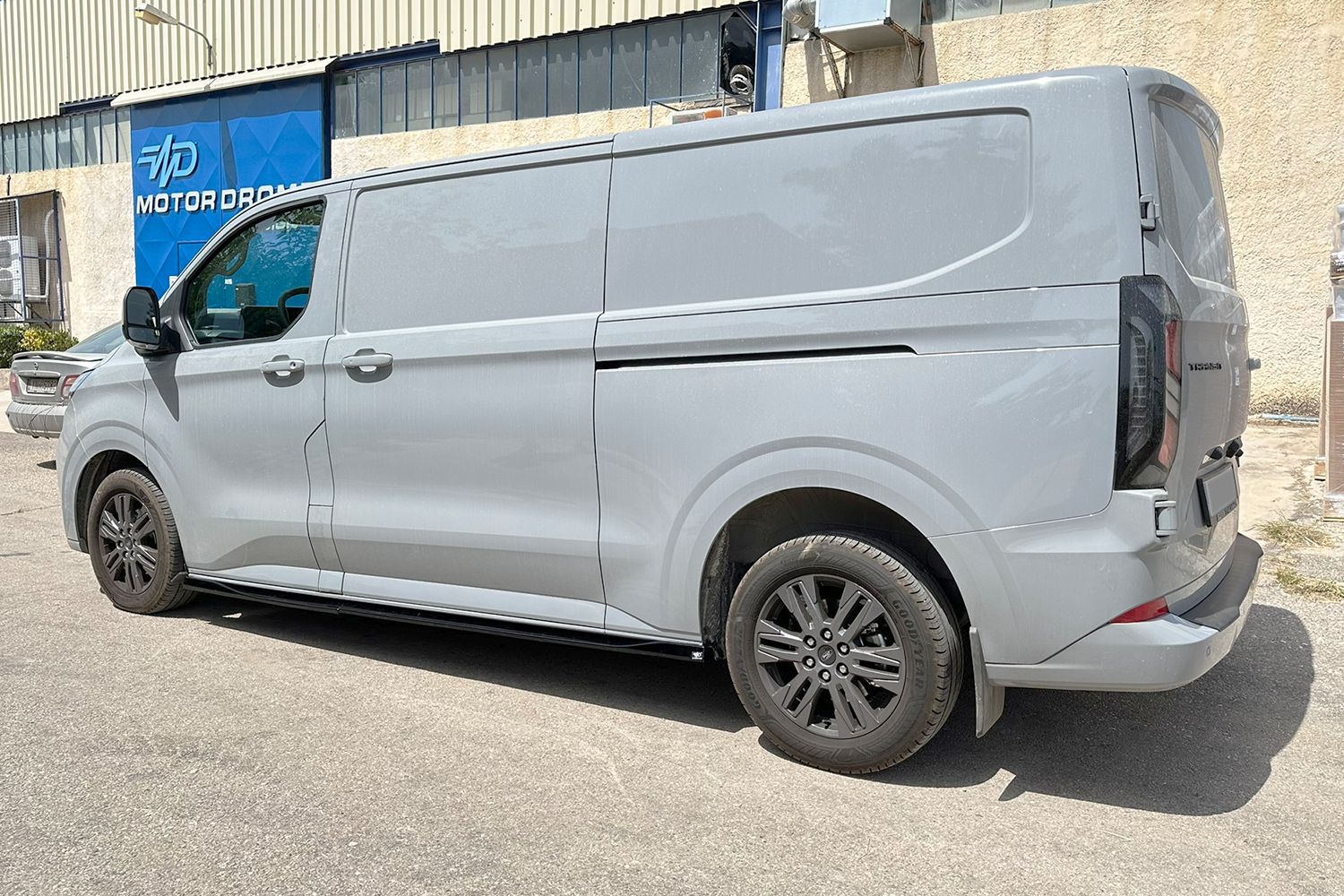 Side skirts suitable for Ford Transit Custom II 2023-present - painted (3) Side skirts suitable for Ford Transit Custom II 2023-present - painted (3)