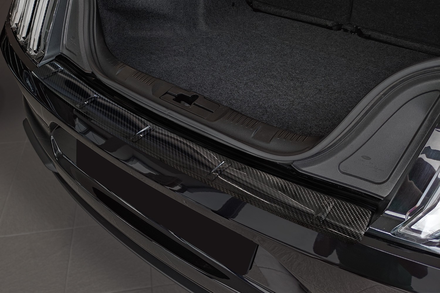 Rear bumper protector Ford Mustang VI 2014-present carbon