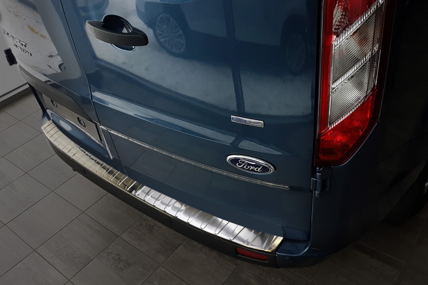 Rear bumper protector suitable for Ford Transit & Tourneo Custom 2012-2022 stainless steel brushed