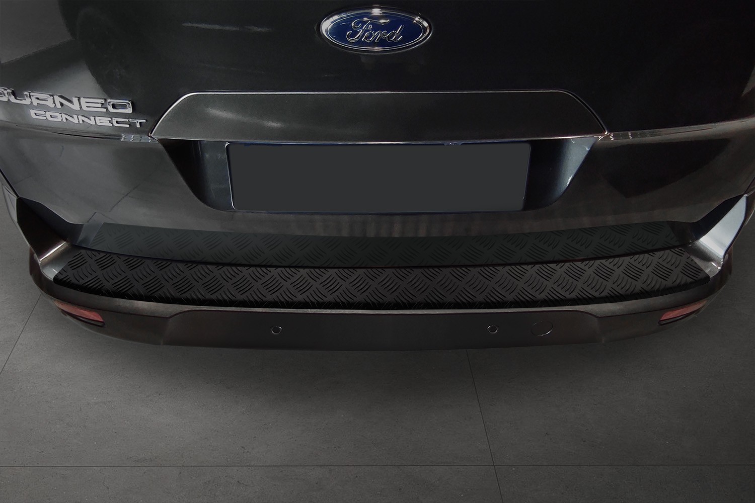 Rear bumper protector Ford Transit & Tourneo Connect II 2014-2022 aluminium diamond plate anthracite matt (2)