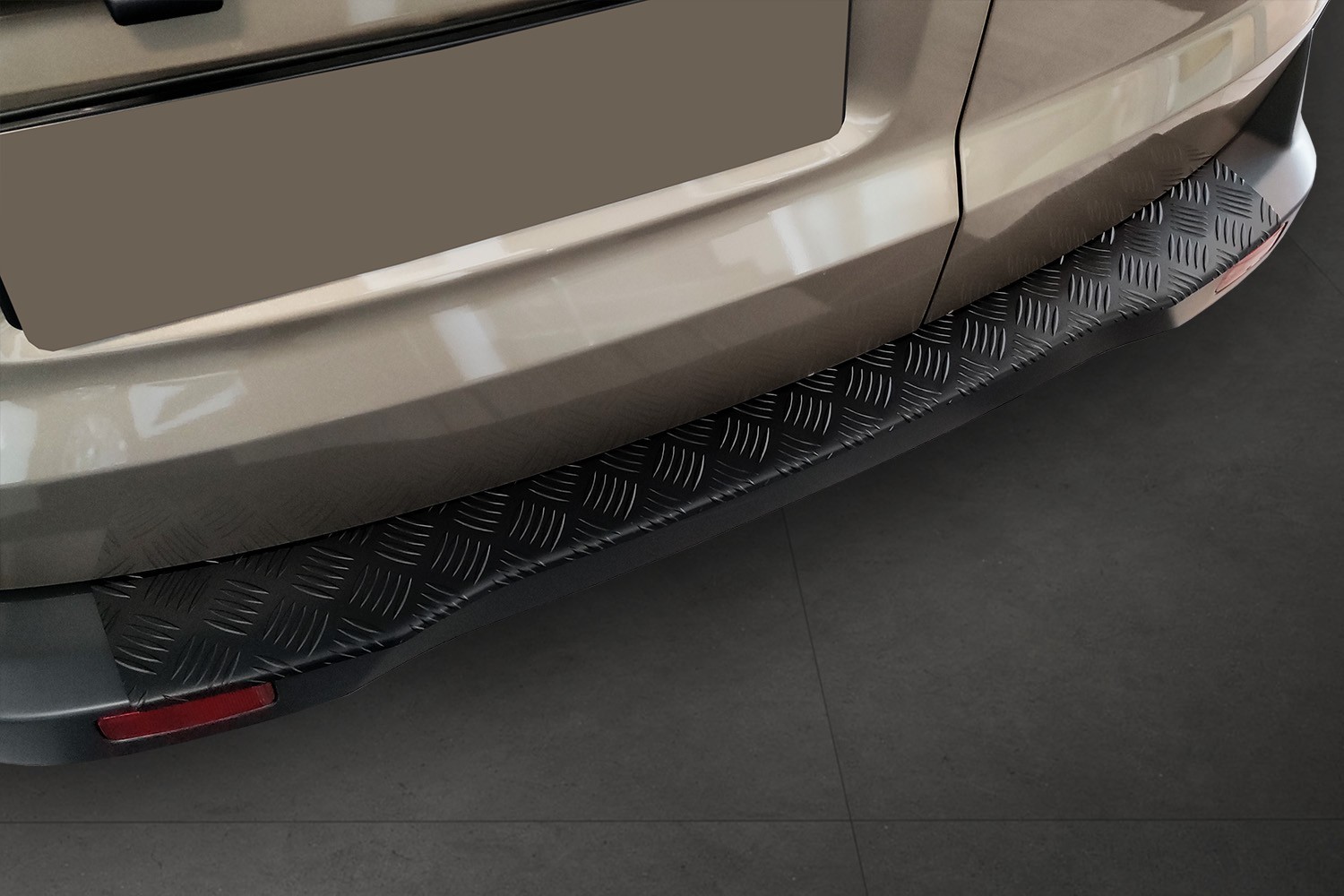Rear bumper protector suitable for Ford Transit Courier 2014-2023 aluminium diamond plate matt black