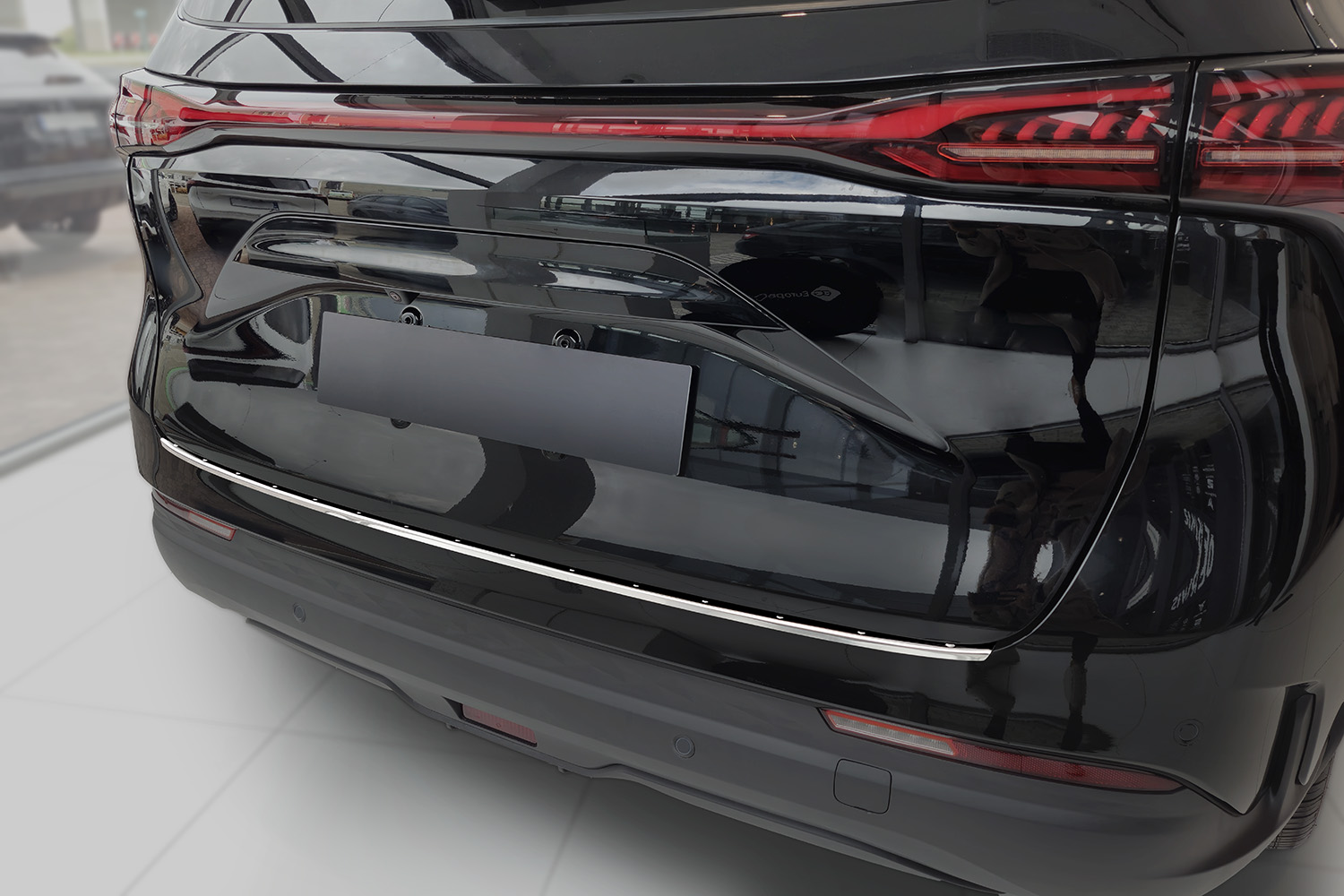 Rear bumper protector suitable for Forthing U-Tour 2022-present stainless steel brushed (4)