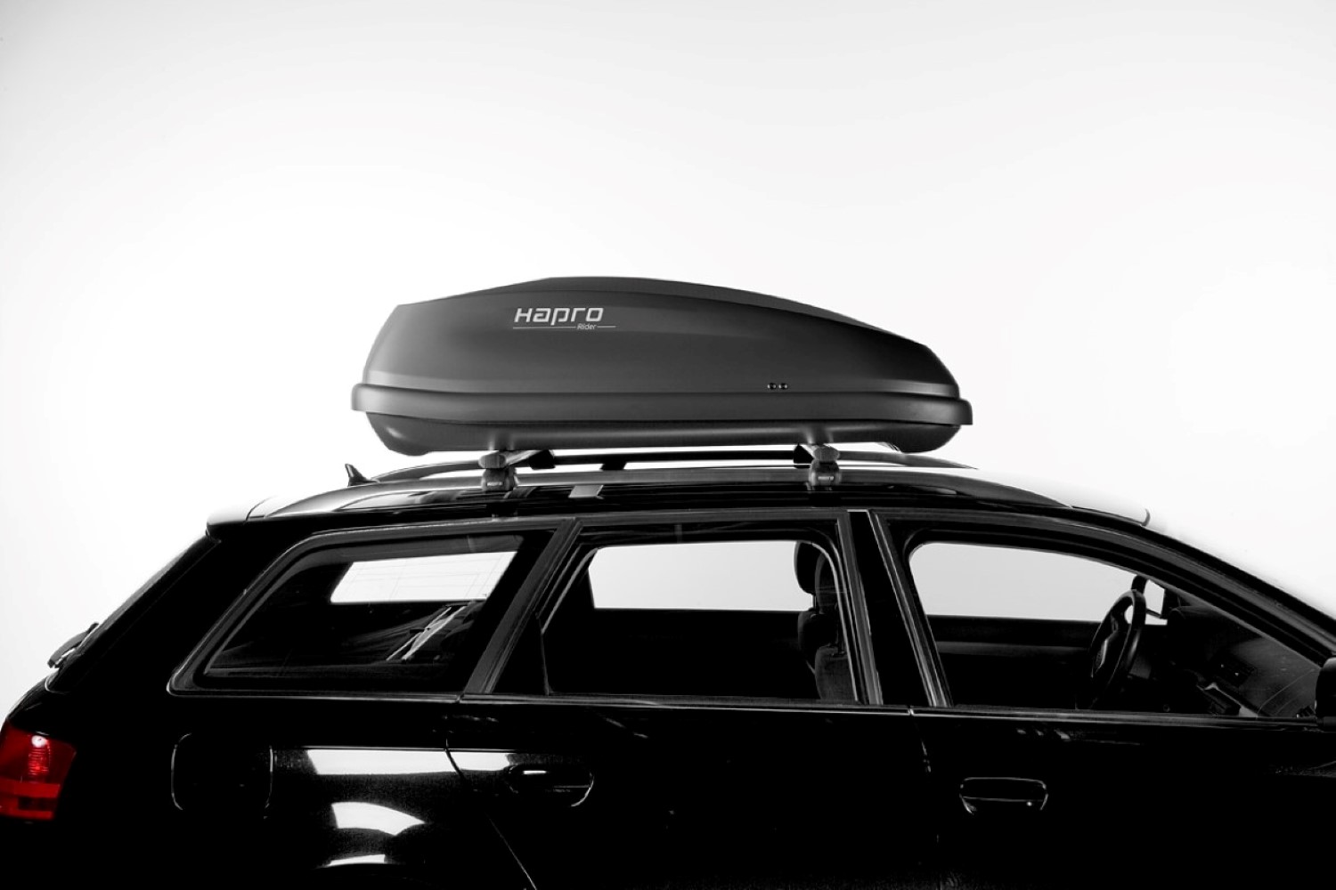 Roof box Hapro Rider 4.4 Anthracite with Car-Bags.com bag set (HAP39750-BB1) (3) Roof box Hapro Rider 4.4 Anthracite with Car-Bags.com bag set (HAP39750-BB1) (3)