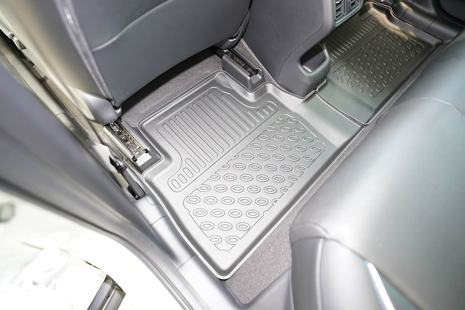 Car mats suitable for Honda e:Ny1 2023-present Cool Liner PE/TPE rubber (HON1NYFM-C) (4)