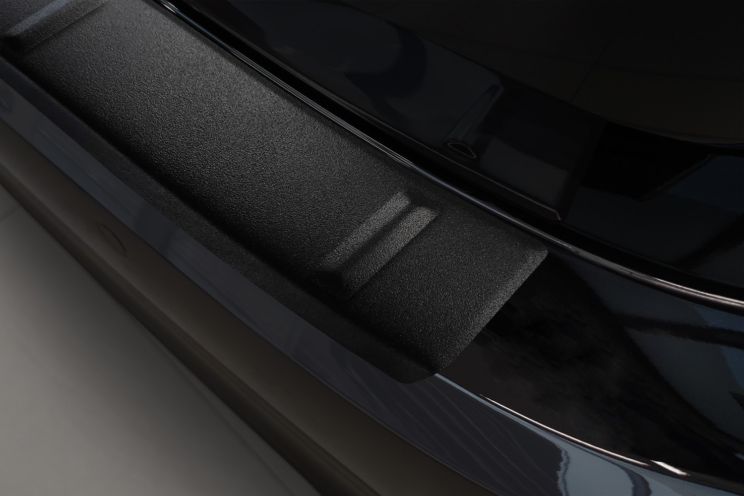 Rear bumper protector Honda Civic XI 2021-present 5-door hatchback stainless steel anthracite matt (3) Rear bumper protector Honda Civic XI 2021-present 5-door hatchback stainless steel anthracite matt (3)