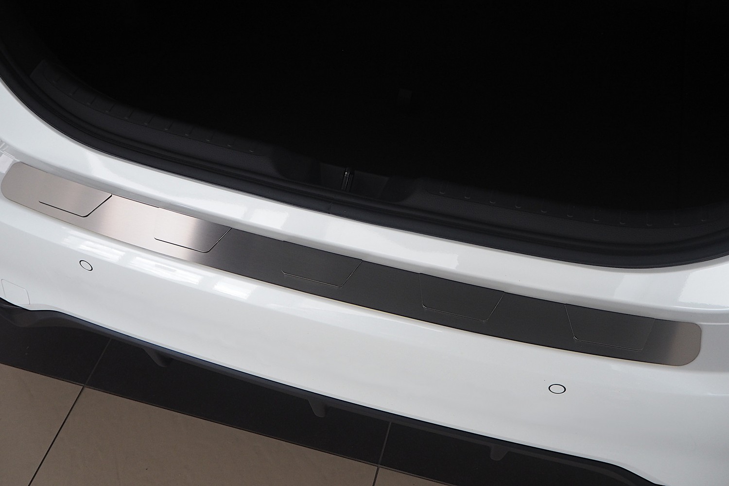 Rear bumper protector suitable for Honda Civic XI 2021-present 5-door hatchback stainless steel brushed