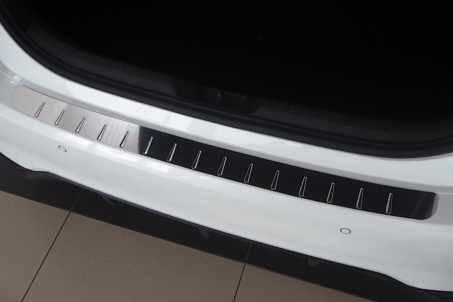 Protection de seuil de coffre Honda Civic XI 2021-présent 5 portes bicorps acier inox brillant