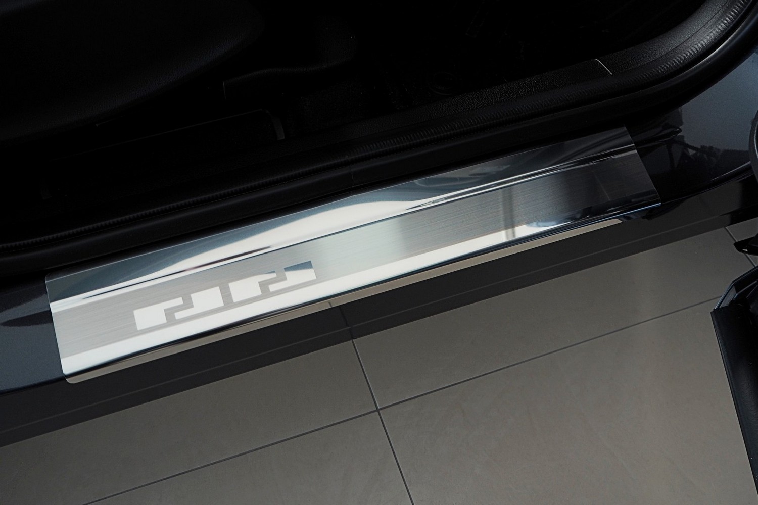 Door sill plates suitable for Honda HR-V (RV) 2021-present stainless steel brushed