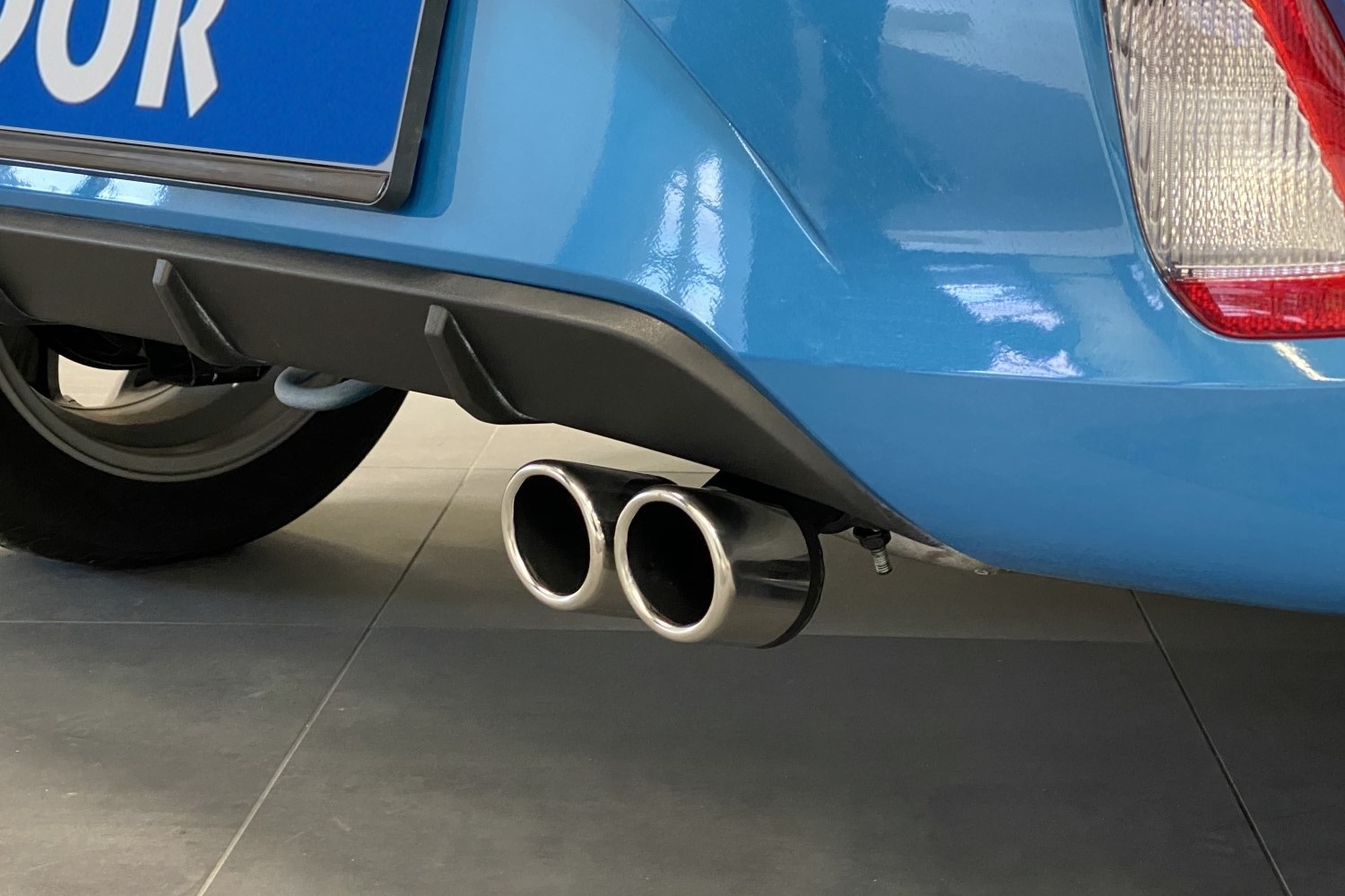 Embout d'échappement convient à Hyundai i10 (LA-AC3) 2019-présent 5 portes bicorps 2x rond 63 mm - connexion 40-48 mm