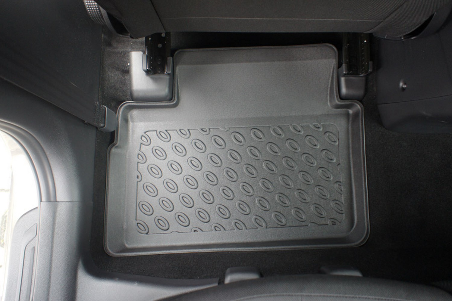 Car mats suitable for Hyundai i30 (GD) 2012-2017 3 & 5-door hatchback Cool Liner PE/TPE rubber (HYU1I3FM-C) (4) Car mats suitable for Hyundai i30 (GD) 2012-2017 3 & 5-door hatchback Cool Liner PE/TPE rubber (HYU1I3FM-C) (4)