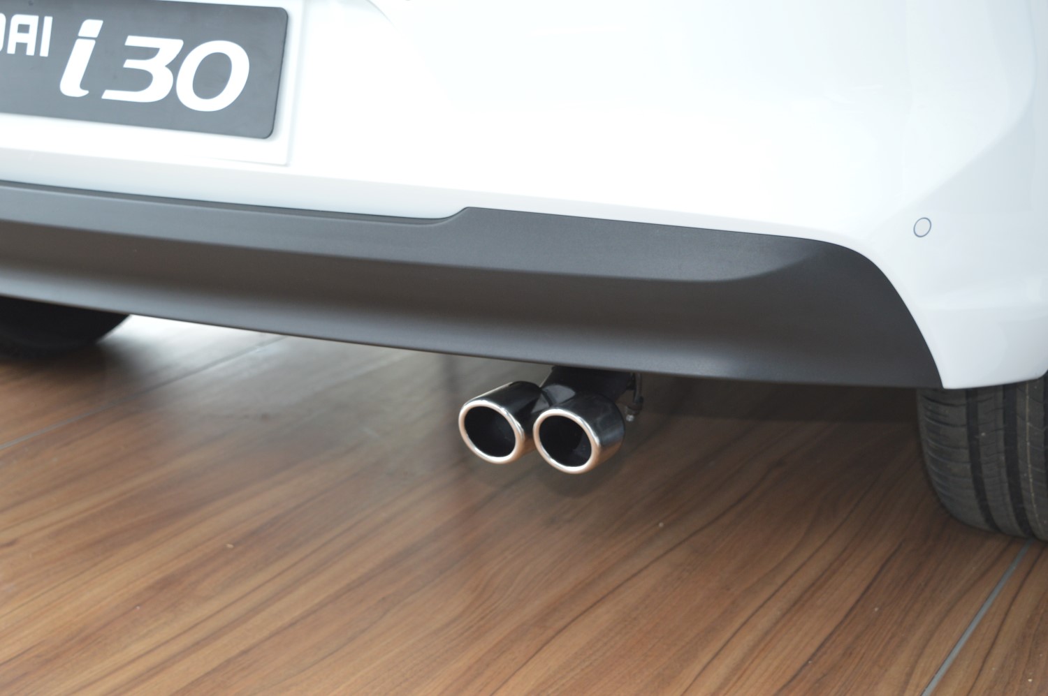 Embout d'échappement convient à Hyundai i30 (PD) 2017-présent 5 portes & break 2x rond 63 mm - connexion 45-60 mm
