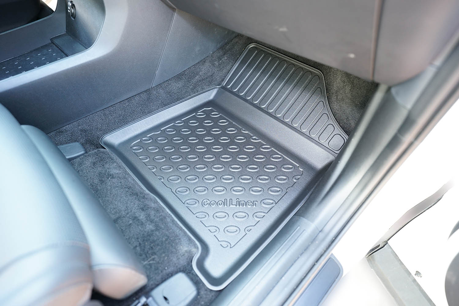 Car mats suitable for Hyundai Santa Fe (MX5) 2024-present Cool Liner PE/TPE rubber (HYU1SFFM-C) (3)