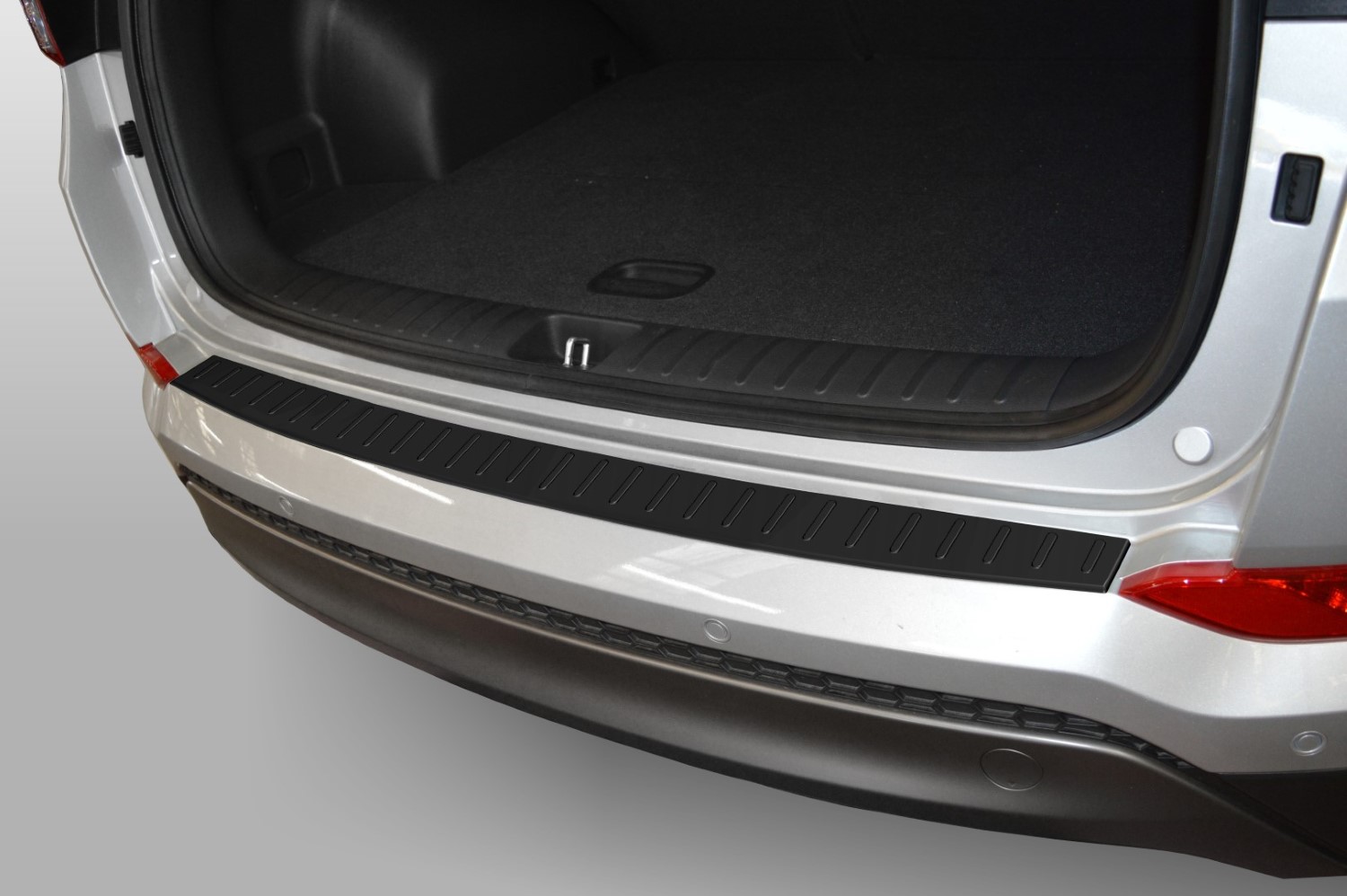 Hyundai Tucson 2 bj 2015-2018 Edelstahl Carbon Ladekantenschutz
