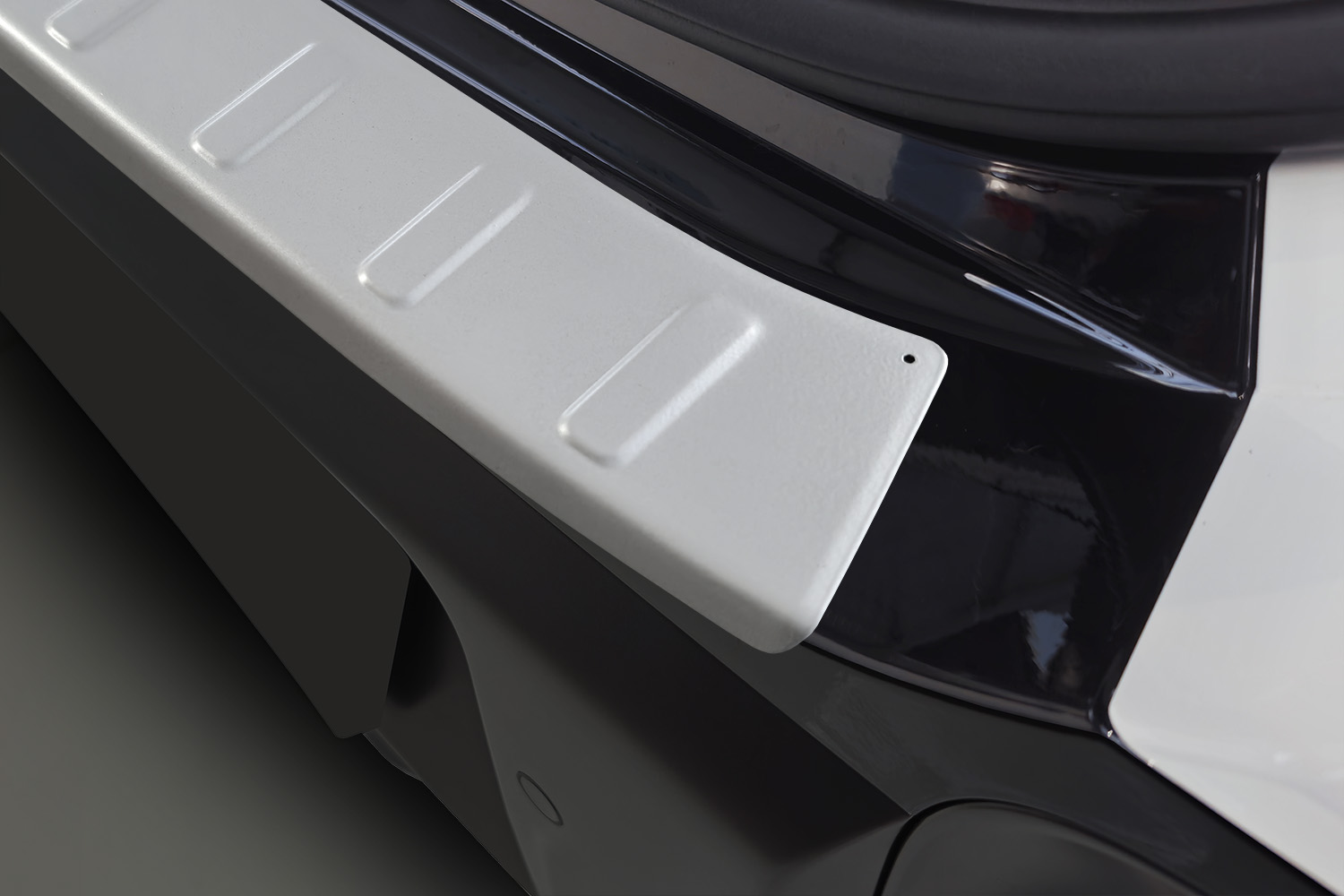 Rear bumper protector suitable for Hyundai Inster (AX1 EV) 2024-present 5-door hatchback stainless steel light grey (4) Rear bumper protector suitable for Hyundai Inster (AX1 EV) 2024-present 5-door hatchback stainless steel light grey (4)