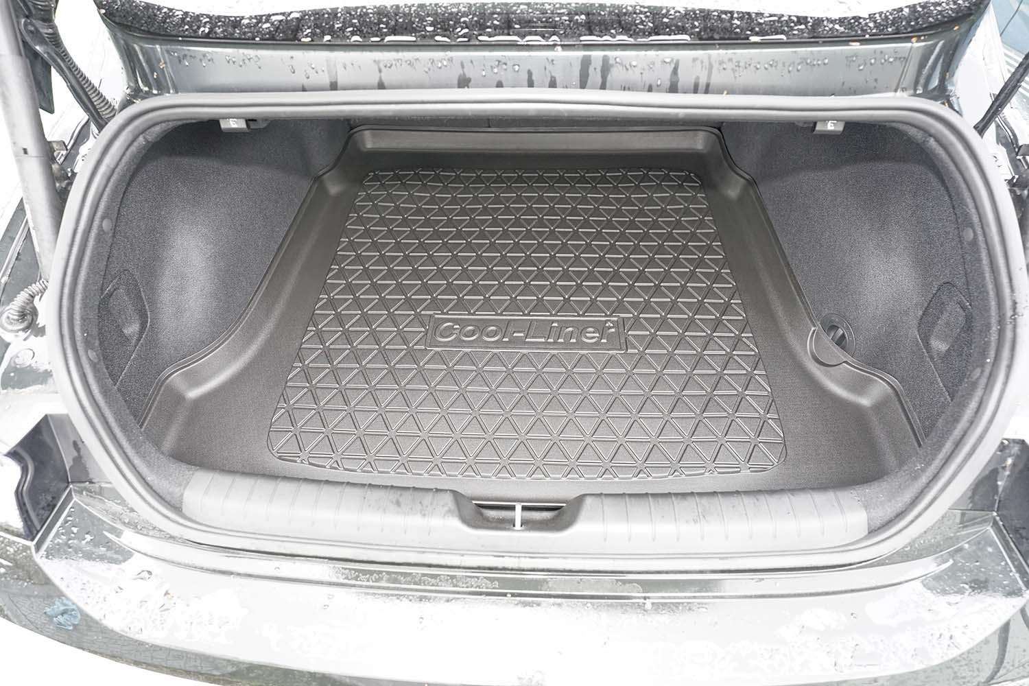Boot mat suitable for Hyundai Ioniq 6 (CE) 2022-present 4-door saloon Cool Liner anti slip PE/TPE rubber (HYU3IOTM-C) (4)