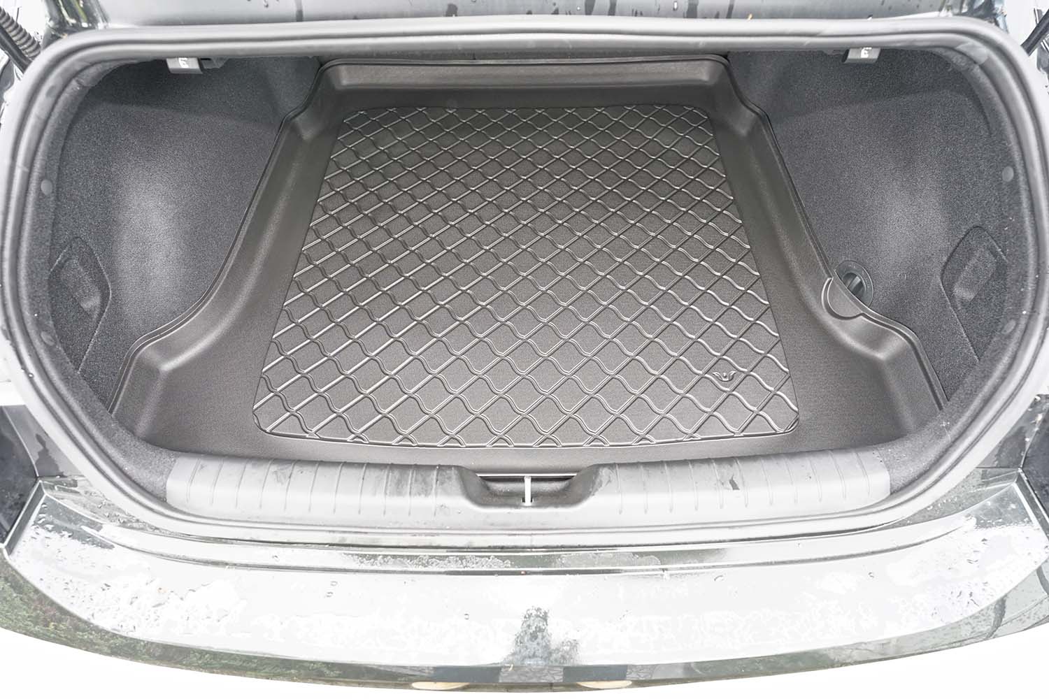 Boot mat suitable for Hyundai Ioniq 6 (CE) 2022-present 4-door saloon Guardliner anti slip PE/TPE rubber (HYU3IOTM-G) (4)