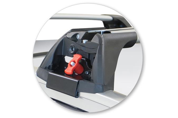 Roof bars Infiniti Q30 2015-> 5-door hatchback Yakima Whispbar Flush Bar - INF3Q3WR (5)