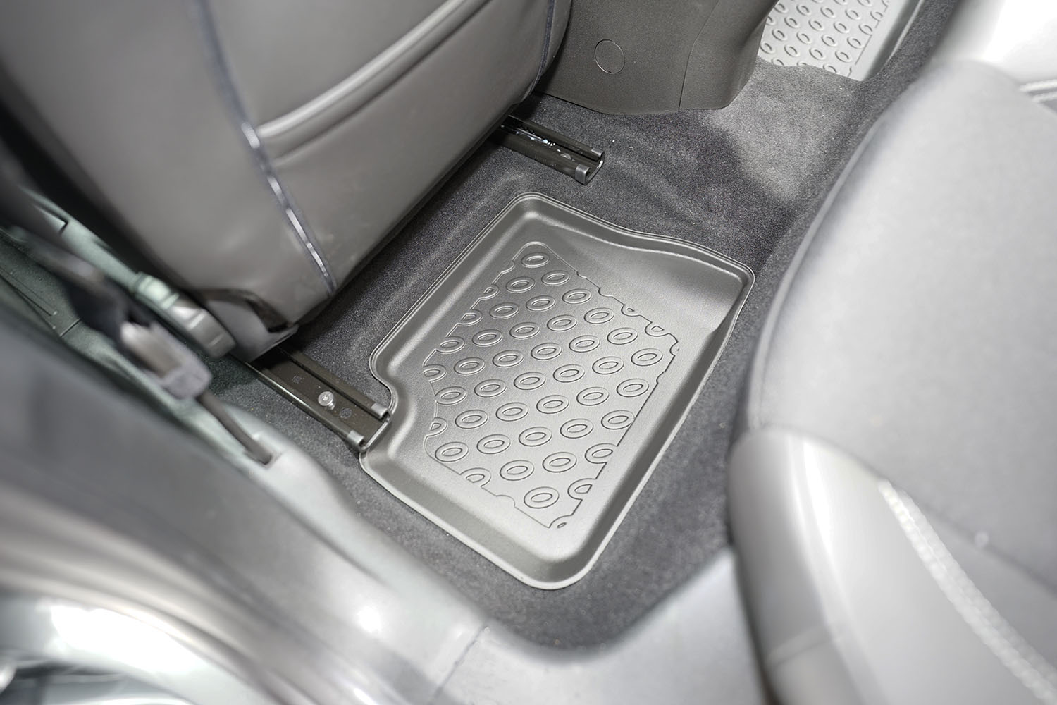 Car mats suitable for Jeep Avenger 2023-present Cool Liner PE/TPE rubber (JEE1AVFM-C) (4) Car mats suitable for Jeep Avenger 2023-present Cool Liner PE/TPE rubber (JEE1AVFM-C) (4)