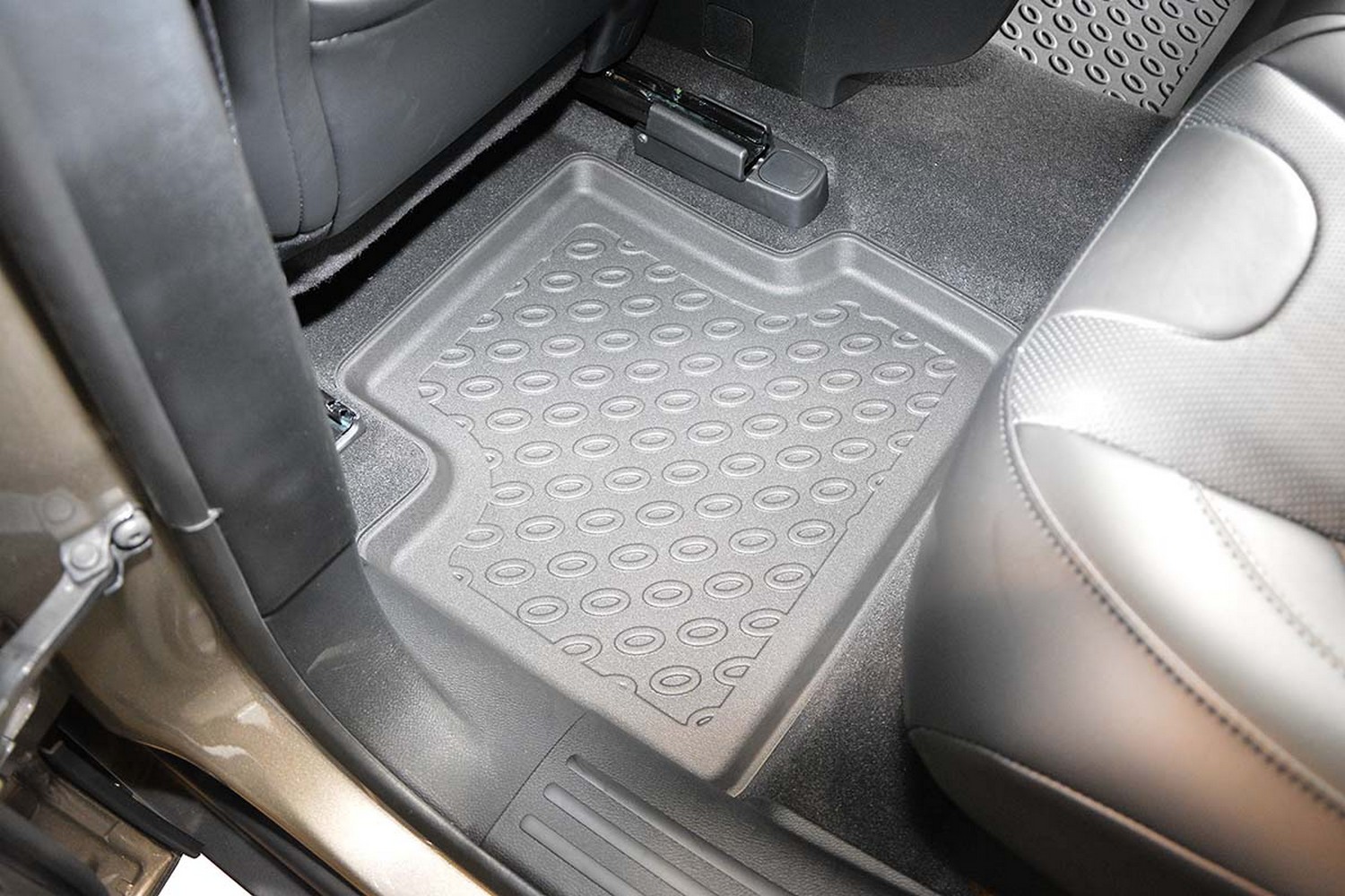 Car mats suitable for Jeep Cherokee V (KL) 2014-2023 Cool Liner PE/TPE rubber (JEE1CHFM-C) (4) Car mats suitable for Jeep Cherokee V (KL) 2014-2023 Cool Liner PE/TPE rubber (JEE1CHFM-C) (4)