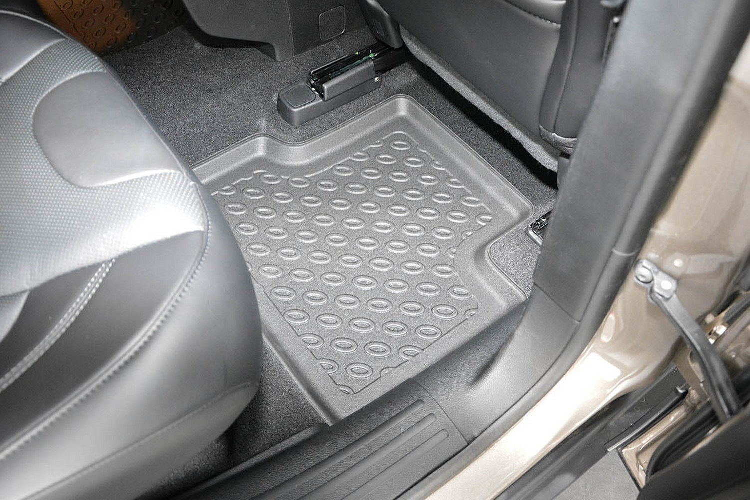 Car mats suitable for Jeep Cherokee V (KL) 2014-2023 Cool Liner PE/TPE rubber (JEE1CHFM-C) (5) Car mats suitable for Jeep Cherokee V (KL) 2014-2023 Cool Liner PE/TPE rubber (JEE1CHFM-C) (5)