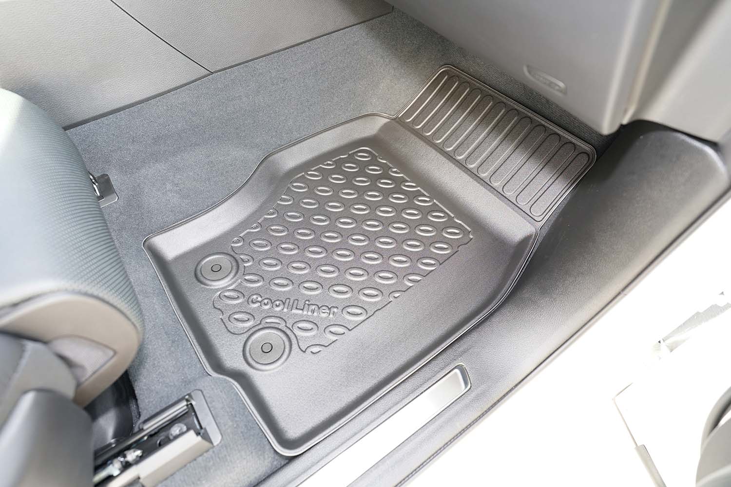 Car mats suitable for Jeep Grand Cherokee V (WL) 2021-present Cool Liner PE/TPE rubber (JEE2GRFM-C) (3)