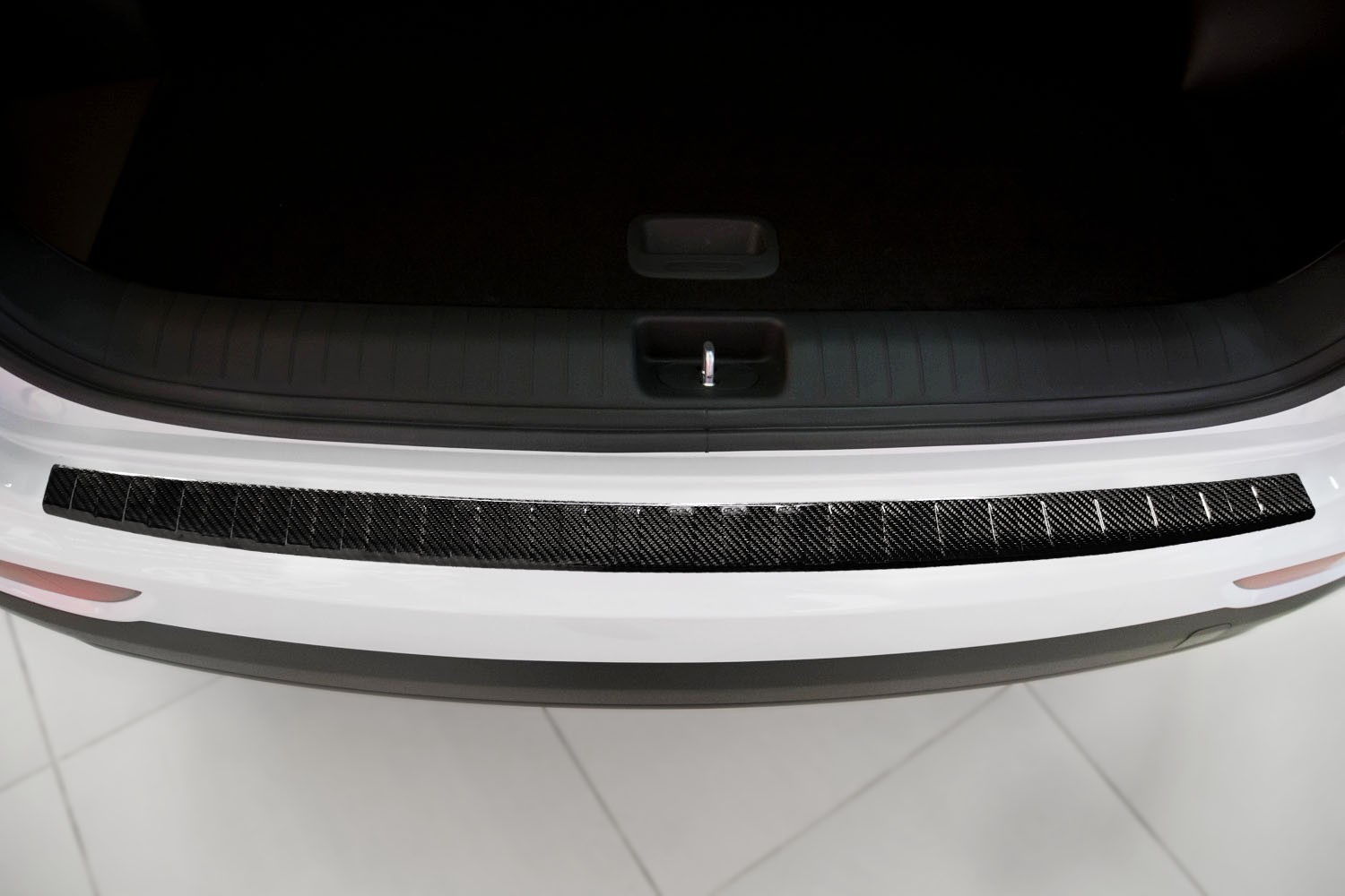 Rear bumper protector Kia Sportage IV (QL) carbon CPE