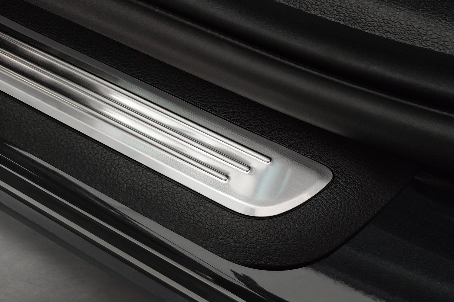 Door sill plates Kia Sportage V (NQ5) 2021-present stainless steel 2 pieces (4)