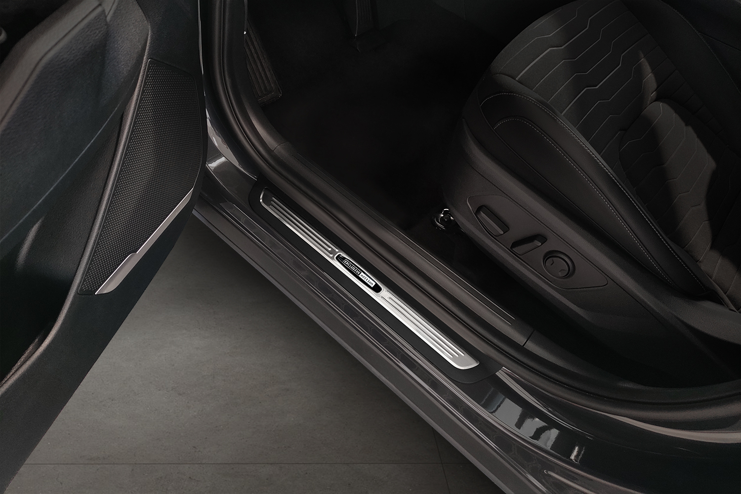 Door sill plates Kia Sportage V (NQ5) 2021-present stainless steel 2 pieces (2)