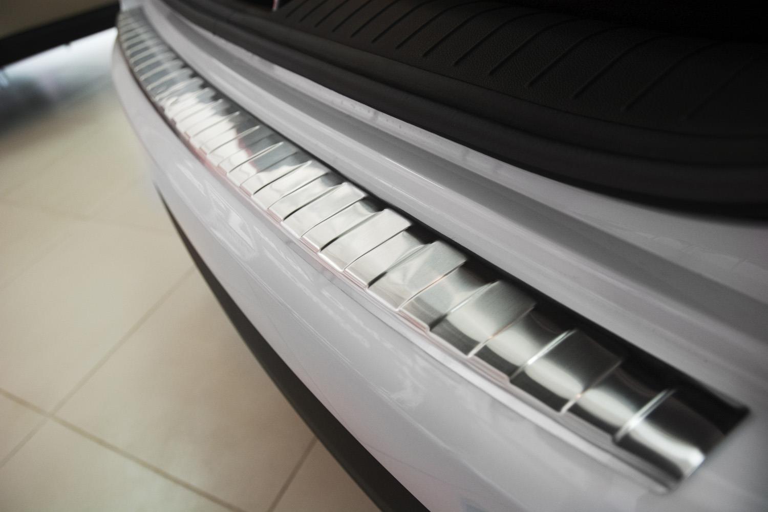 Rear bumper protector suitable for Kia Sportage IV (QL) 2015-2018 stainless steel brushed