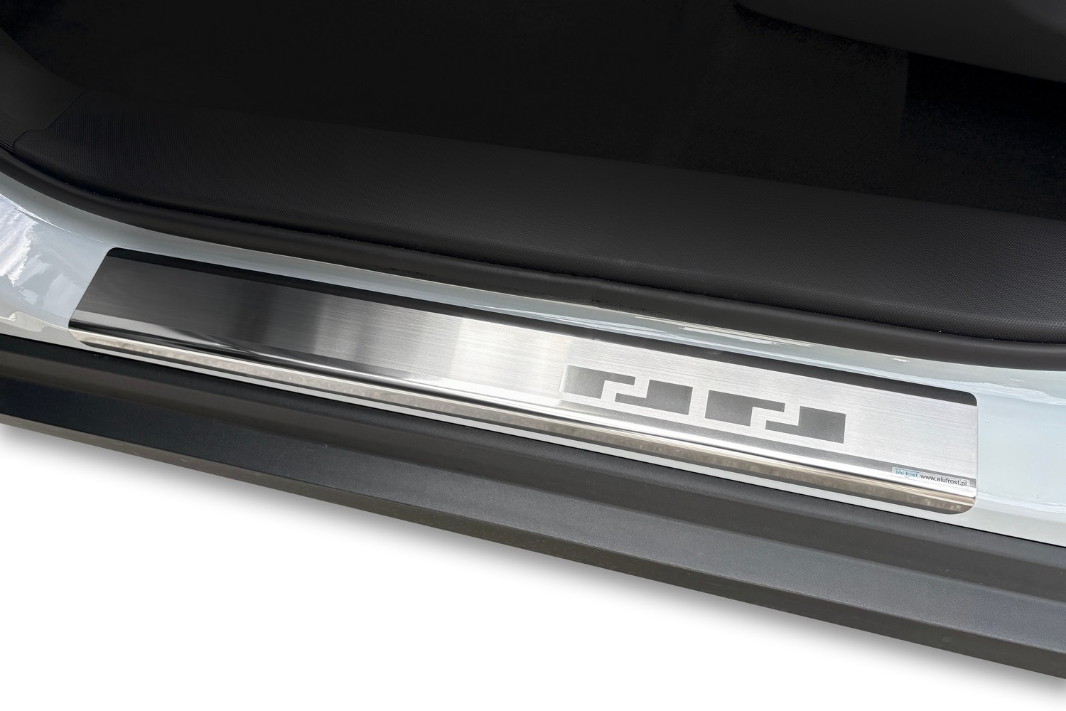 Door sill plates suitable for Leapmotor T03 2023-present 5-door hatchback stainless steel brushed