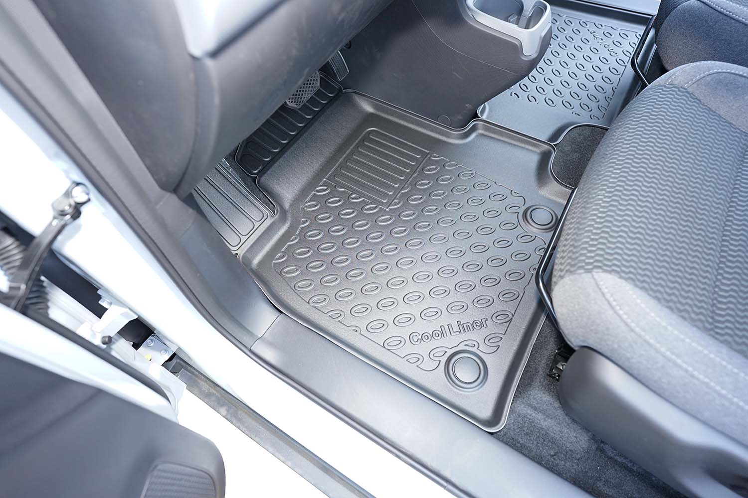 Car mats suitable for Leapmotor T03 2023-present 5-door hatchback Cool Liner PE/TPE rubber (LEA103FM-C) (4)