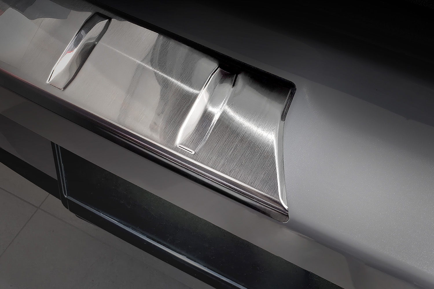 Rear bumper protector suitable for Leapmotor C10 2024-present stainless steel brushed (3)