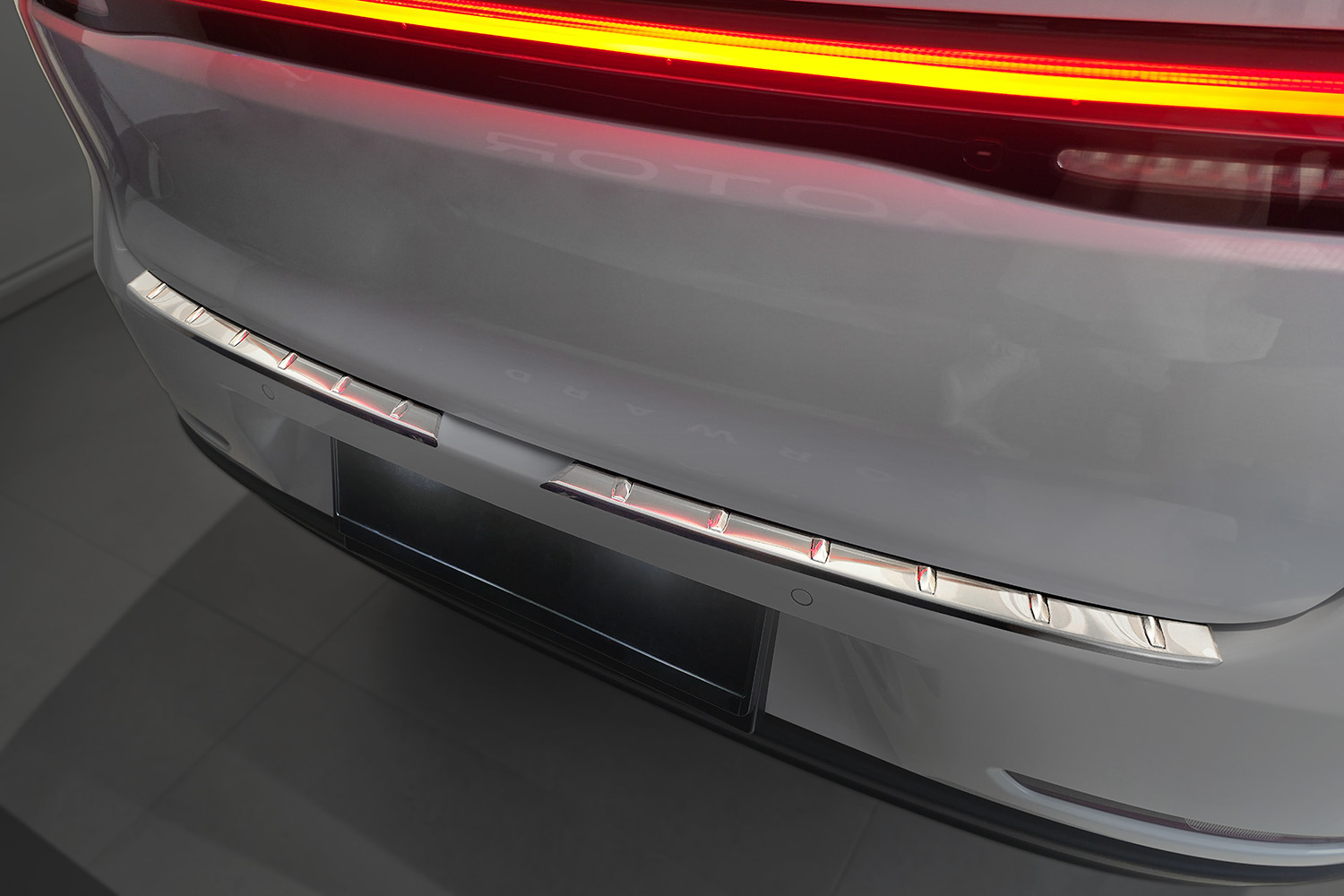 Rear bumper protector suitable for Leapmotor C10 2024-present stainless steel brushed (4)