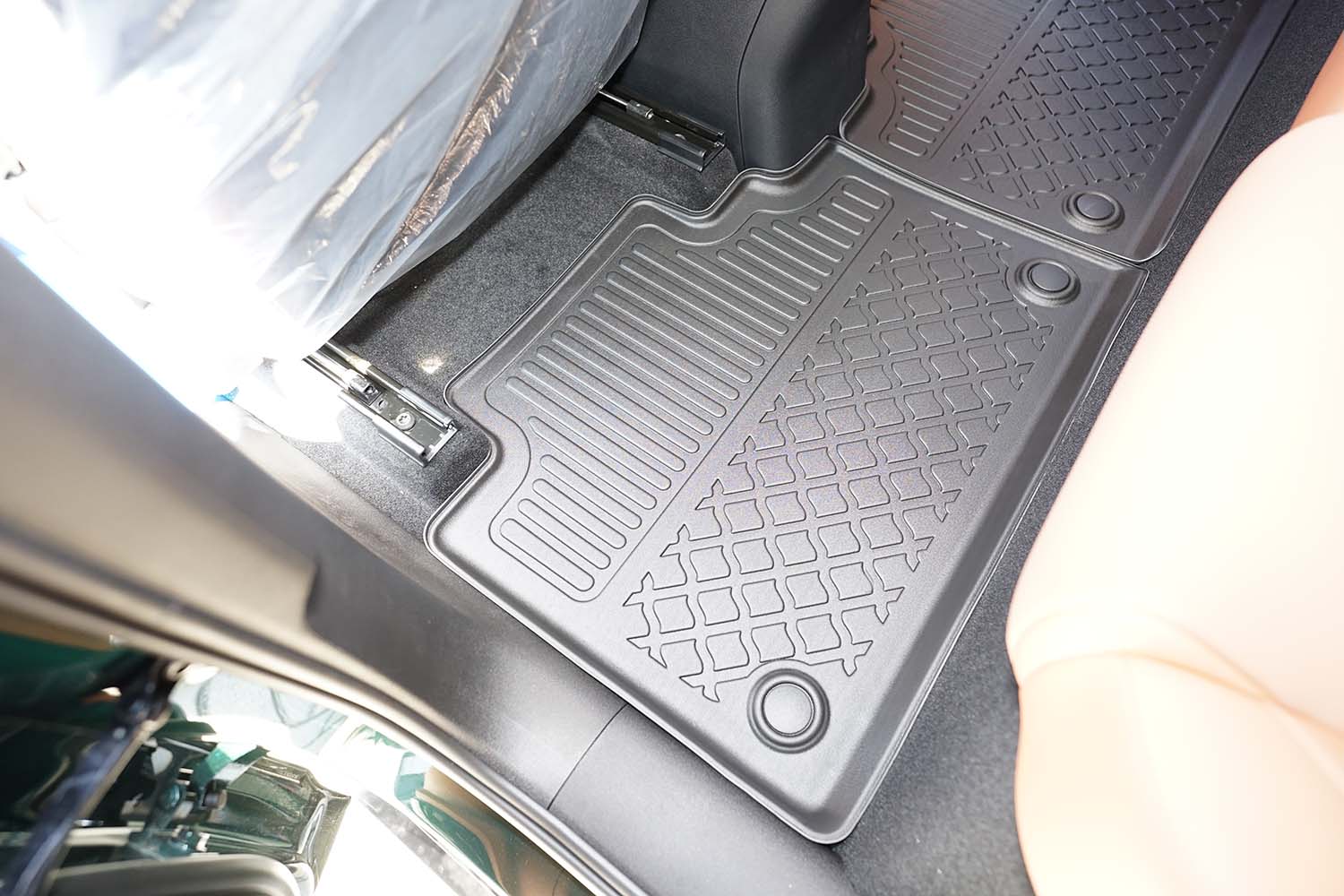 Car mats suitable for Leapmotor C10 2024-present Guardliner PE/TPE rubber (LEA1C1FM-G) (3) Car mats suitable for Leapmotor C10 2024-present Guardliner PE/TPE rubber (LEA1C1FM-G) (3)