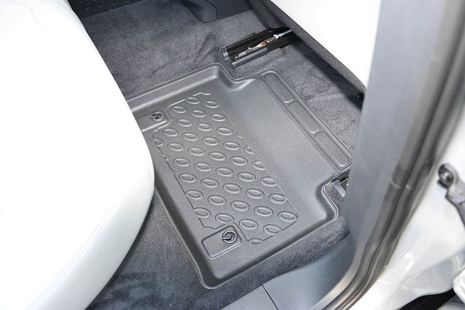 Car mats suitable for Range Rover Evoque (L551) 2018-present Cool Liner PE/TPE rubber (LRO1EVFM-C) (5)