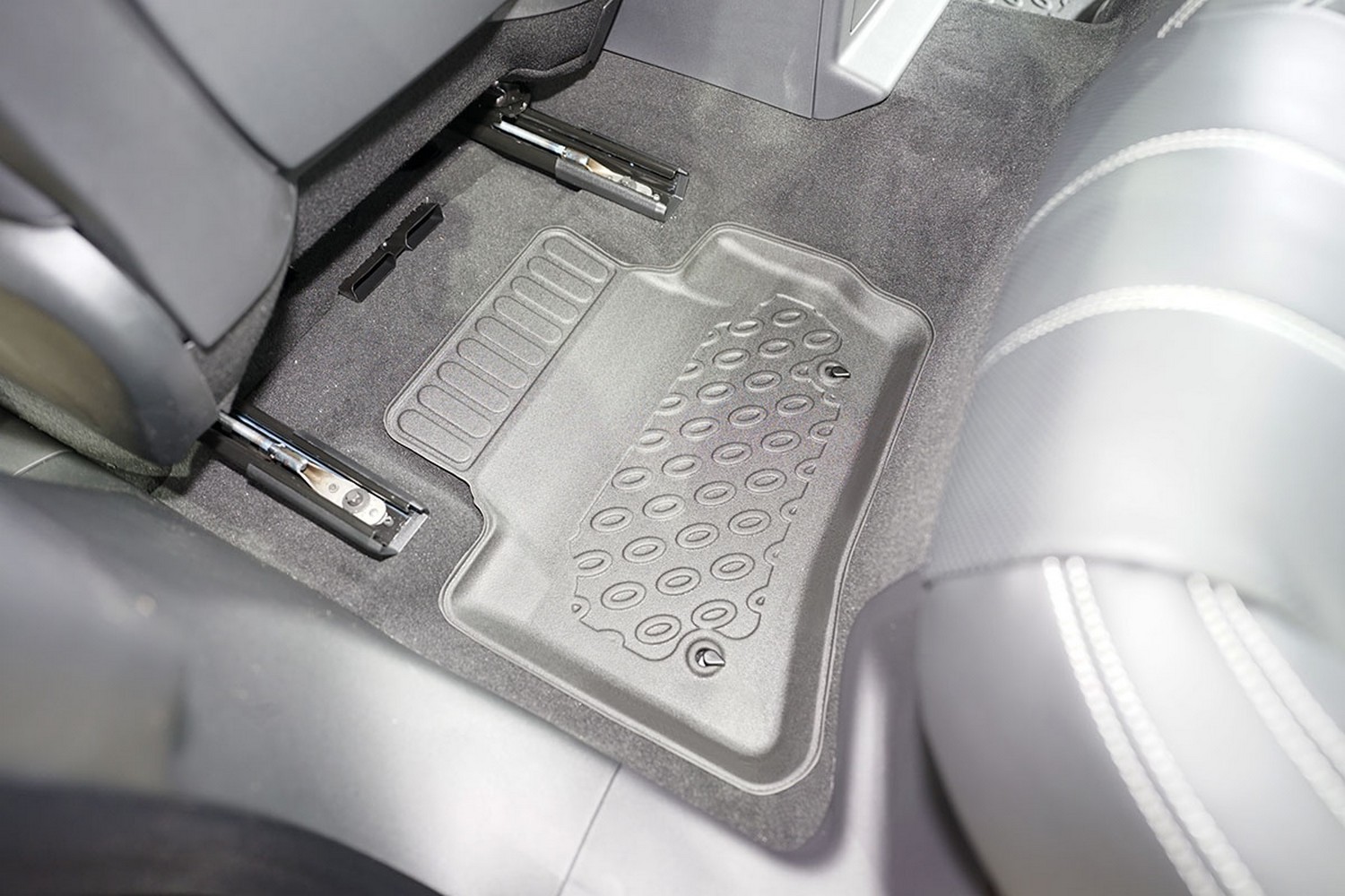 Car mats suitable for Range Rover Velar (L560) 2020-present Cool Liner PE/TPE rubber (LRO3VEFM-C) (4) Car mats suitable for Range Rover Velar (L560) 2020-present Cool Liner PE/TPE rubber (LRO3VEFM-C) (4)